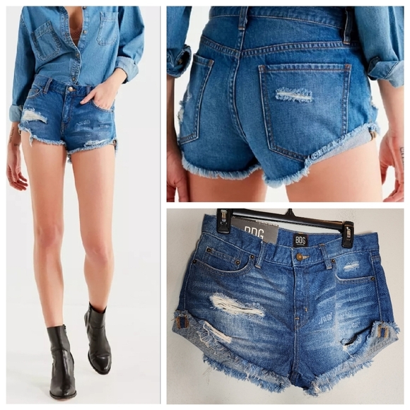 NWT Urban Outfitters BDG Boyfriend Low-Rise Distressed Denim Shorts. Size 27. - Picture 1 of 16
